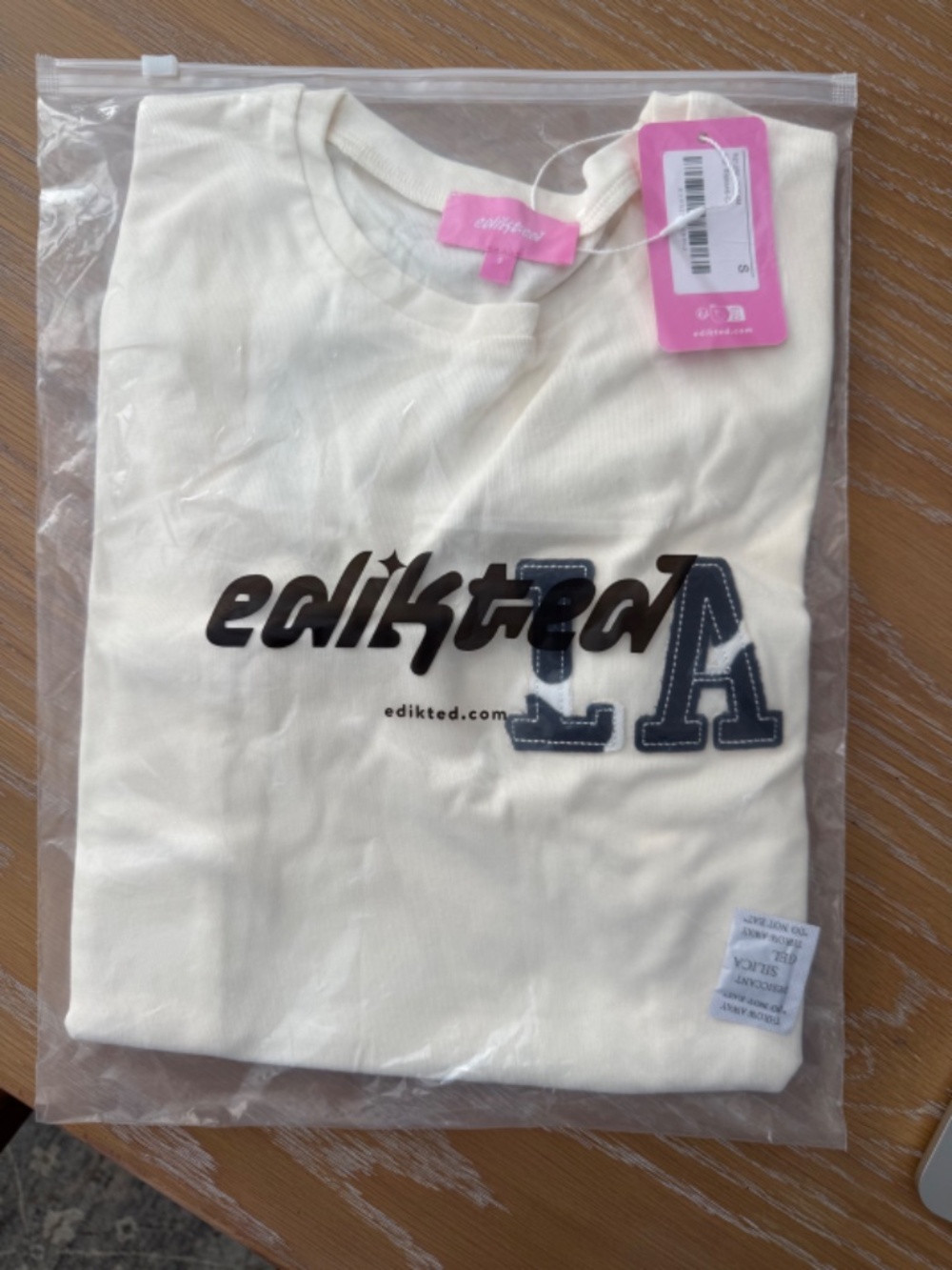 Edikted Cali Babe T Shirt